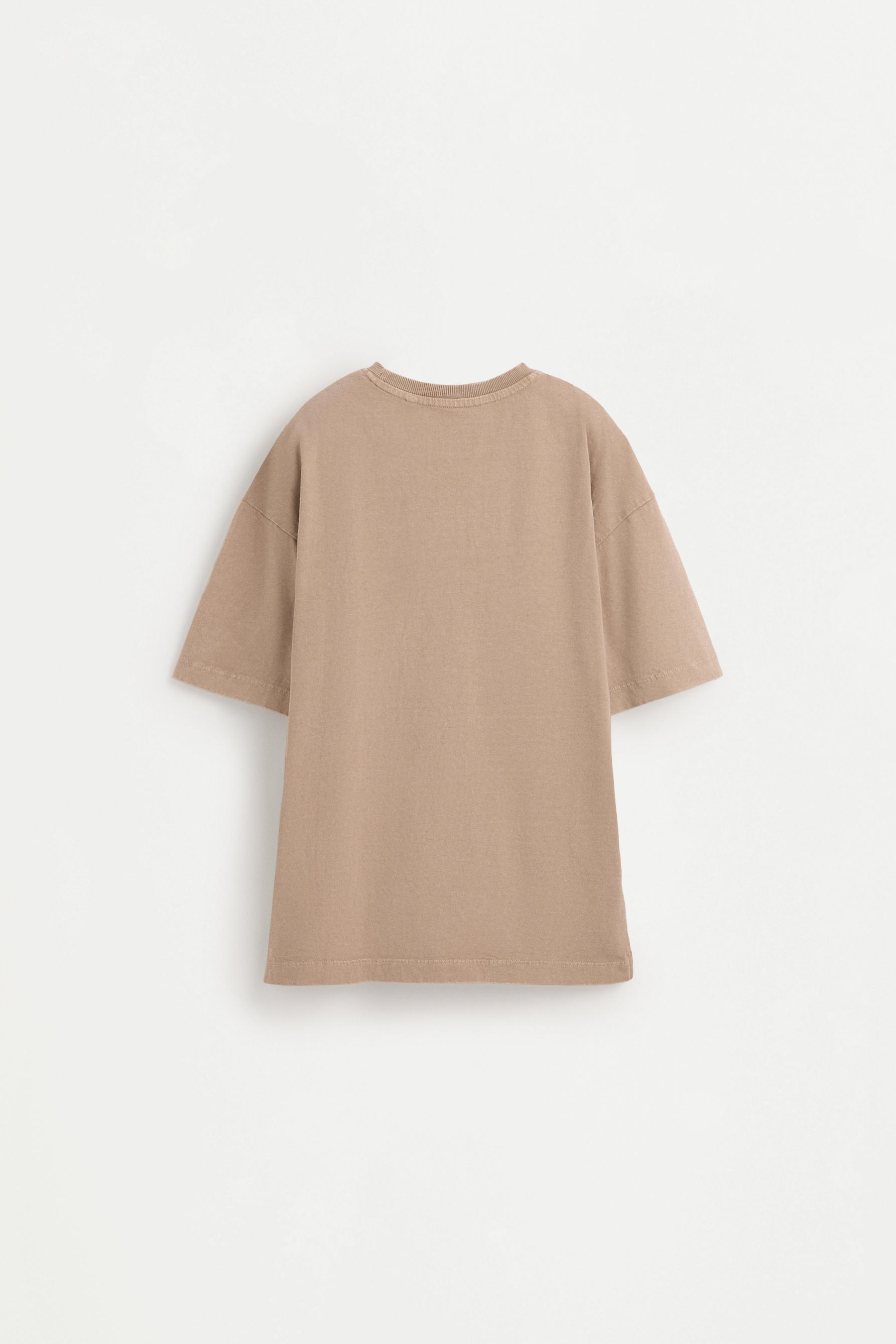 Camiseta con parche