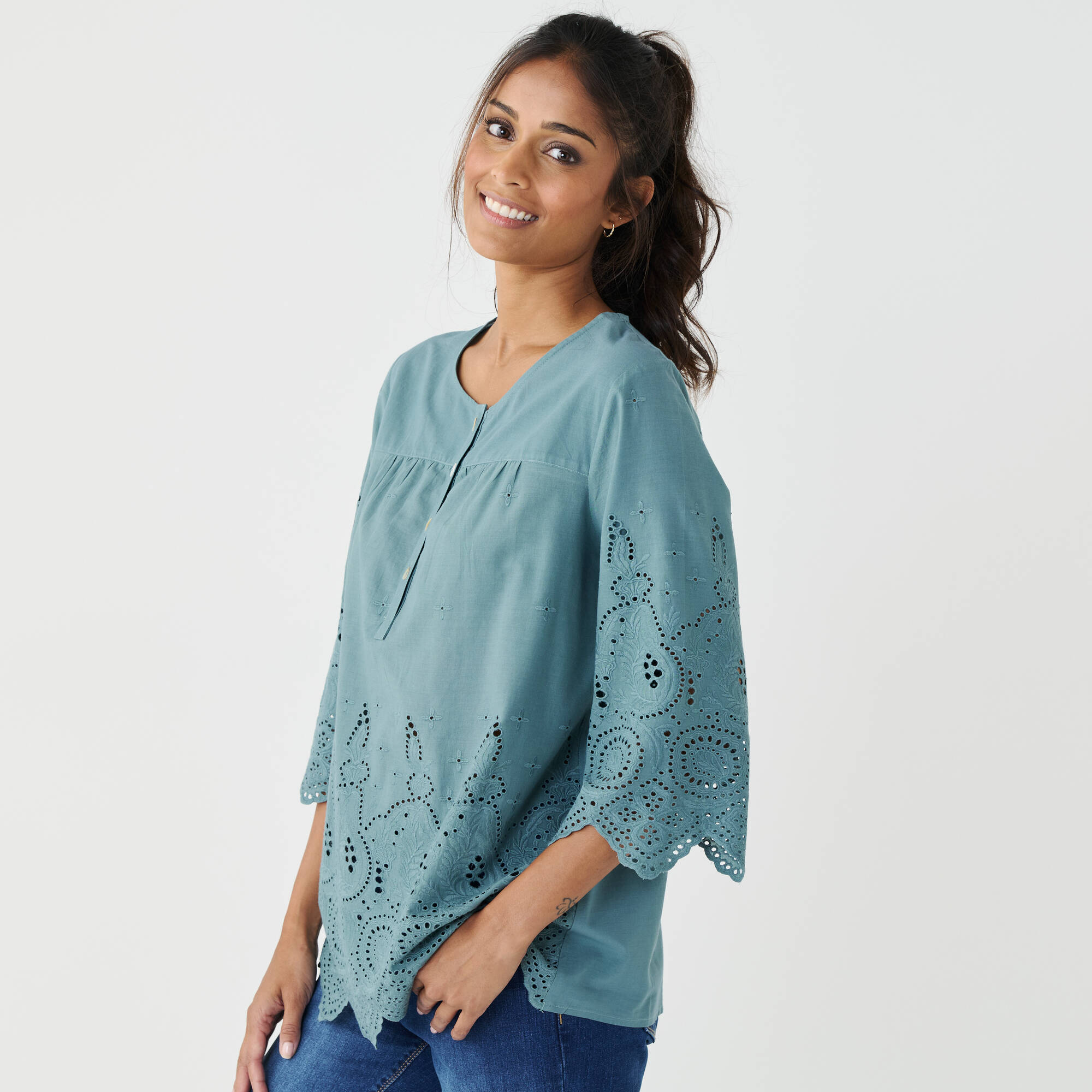 Blouse unie manches 3/4, broderie anglaise