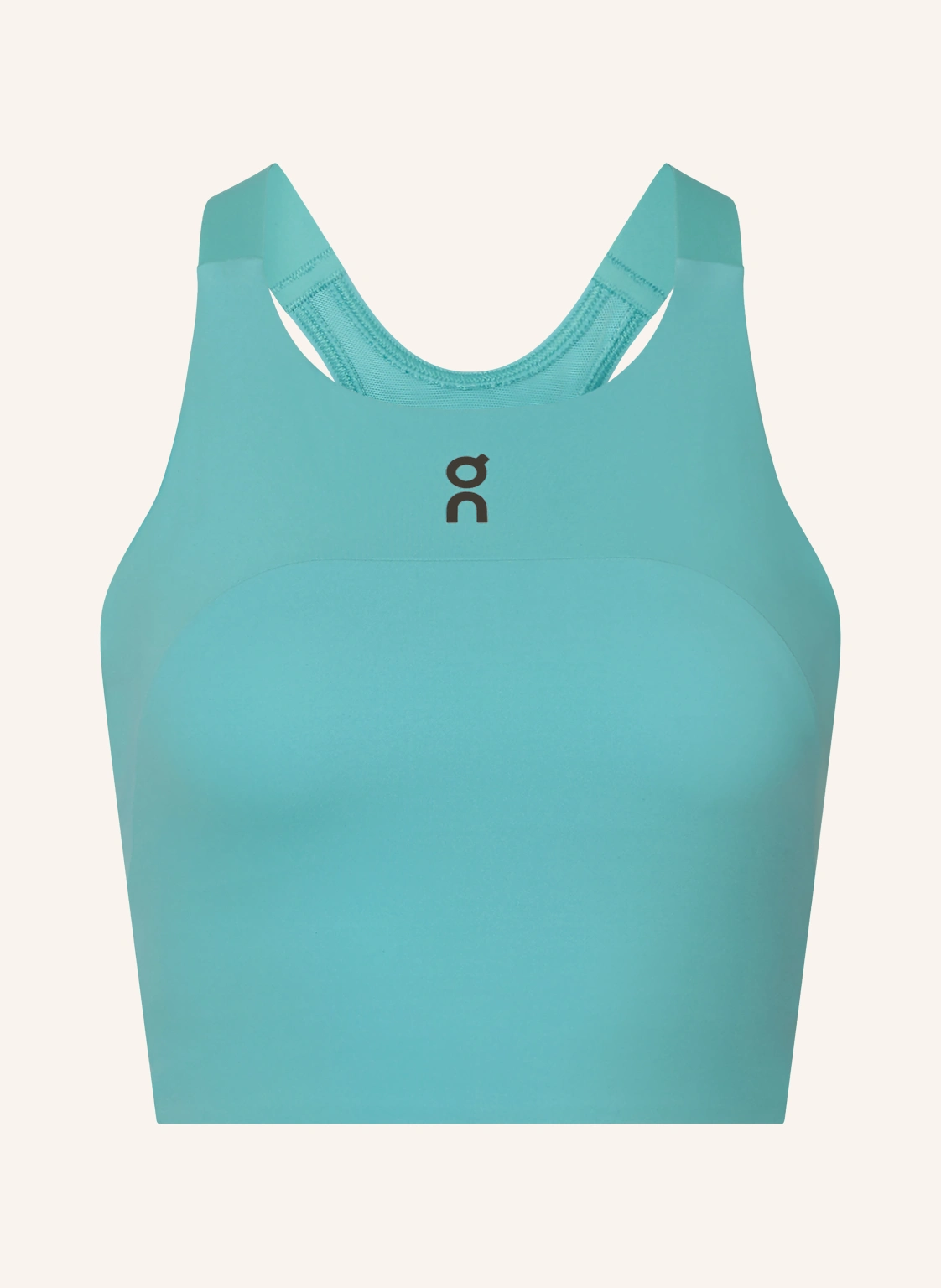 On Cropped-Top PERFORMANCE