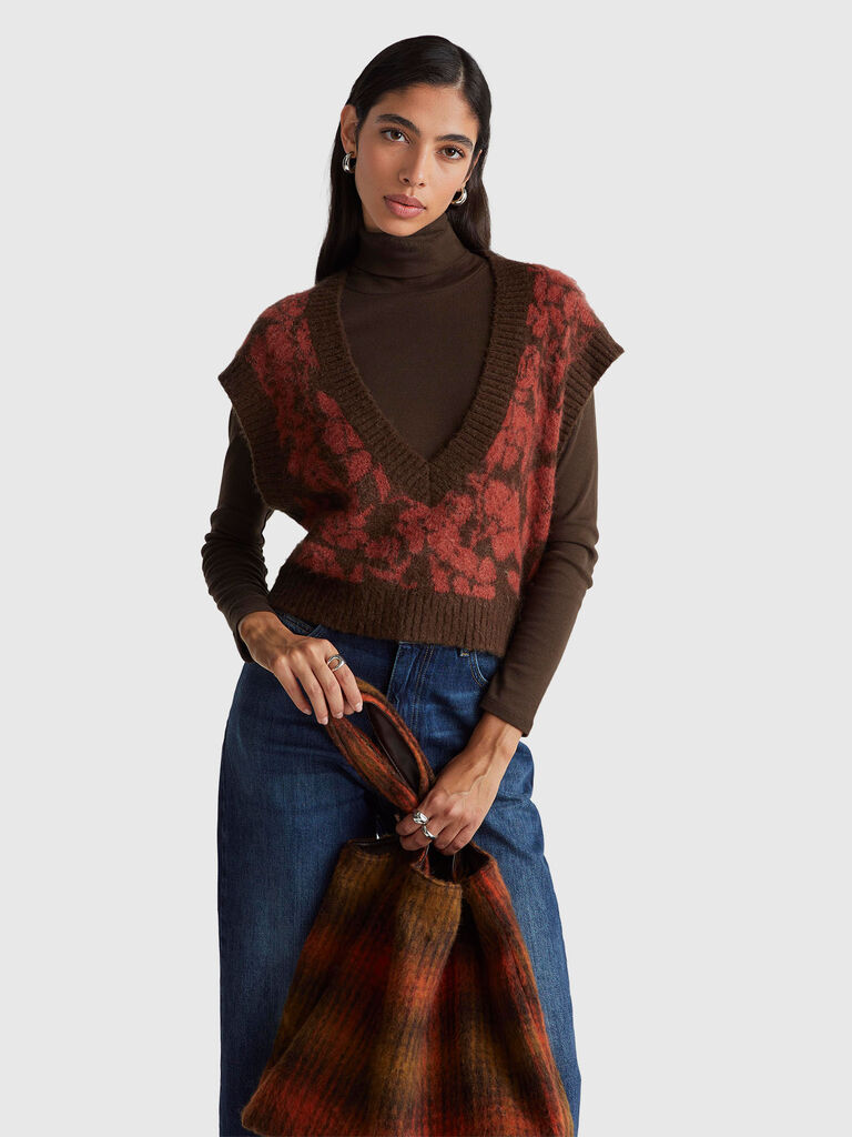 Vest with floral pattern