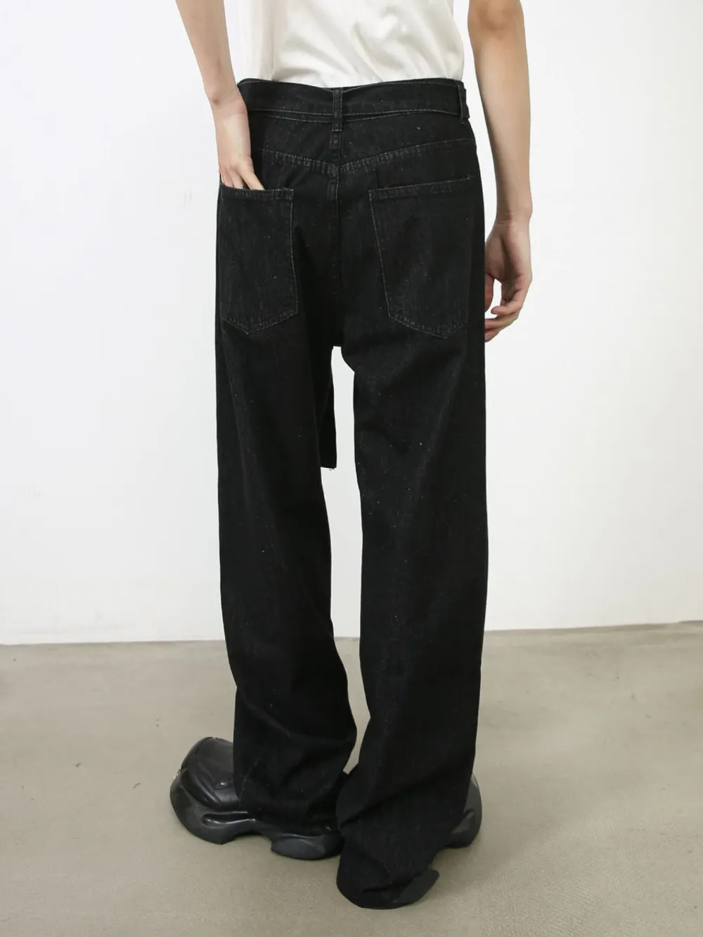 Men's Loose Fit Jeans with Pockets