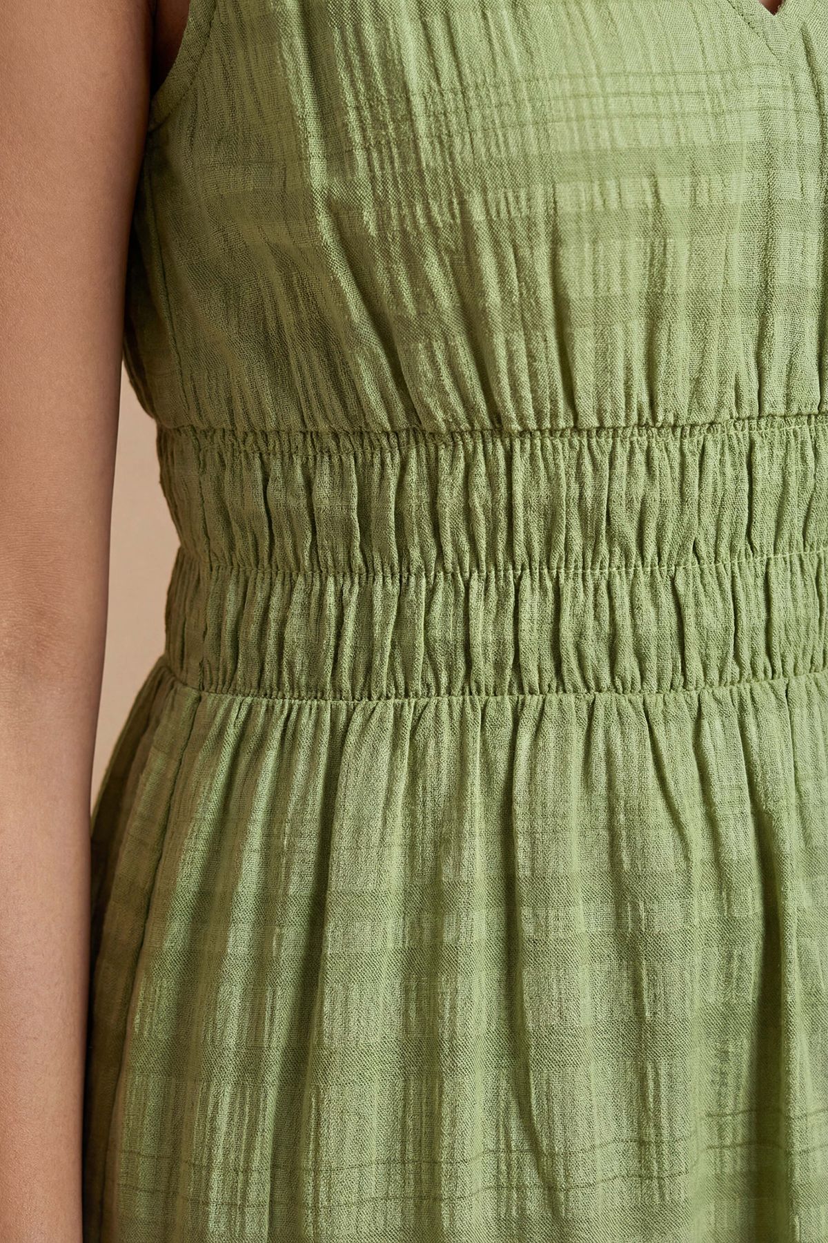 Dorothy Perkins Petite Shaped Shirred Bodice Midi Dress