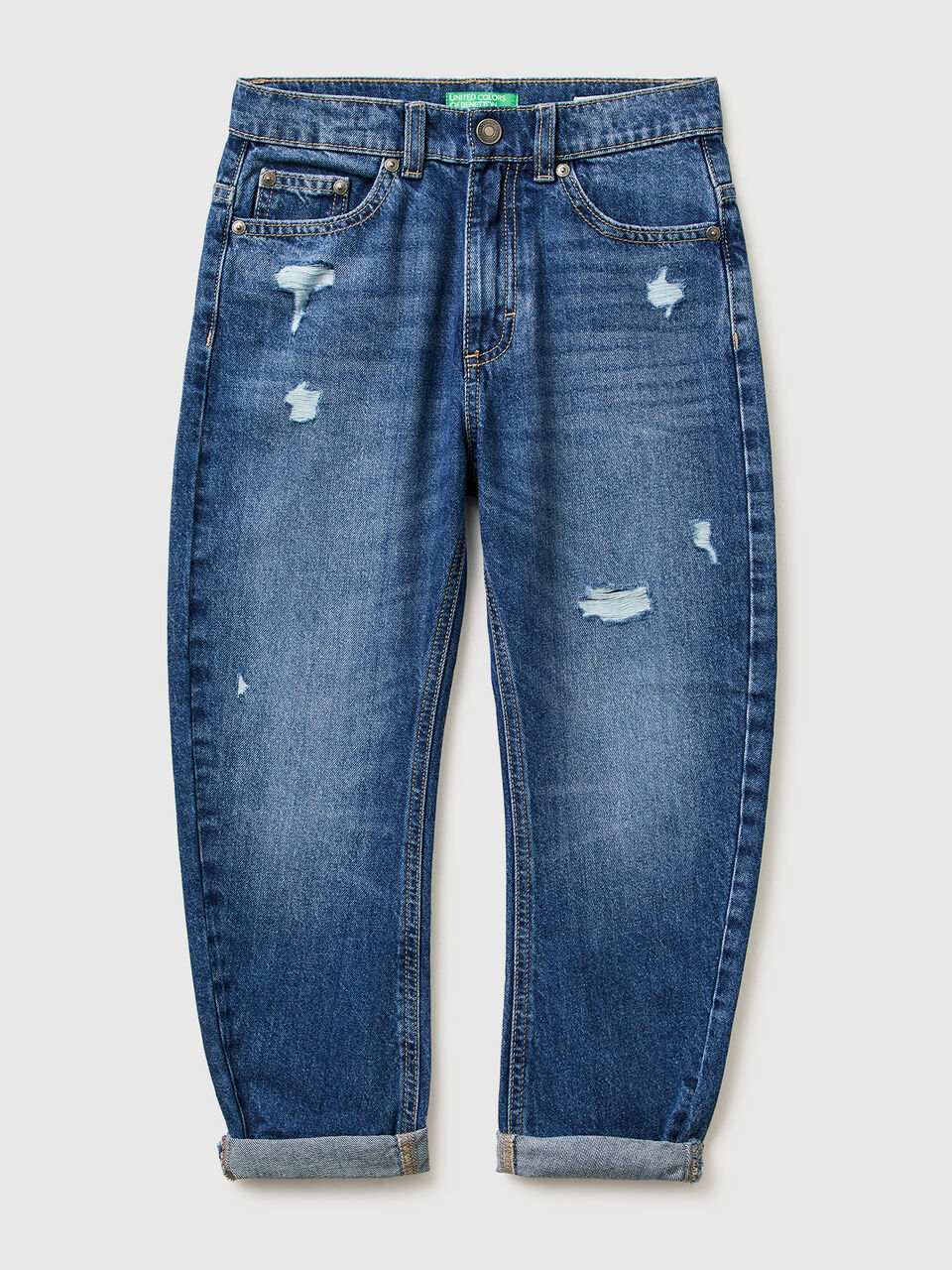 Carrot fit jeans with tears