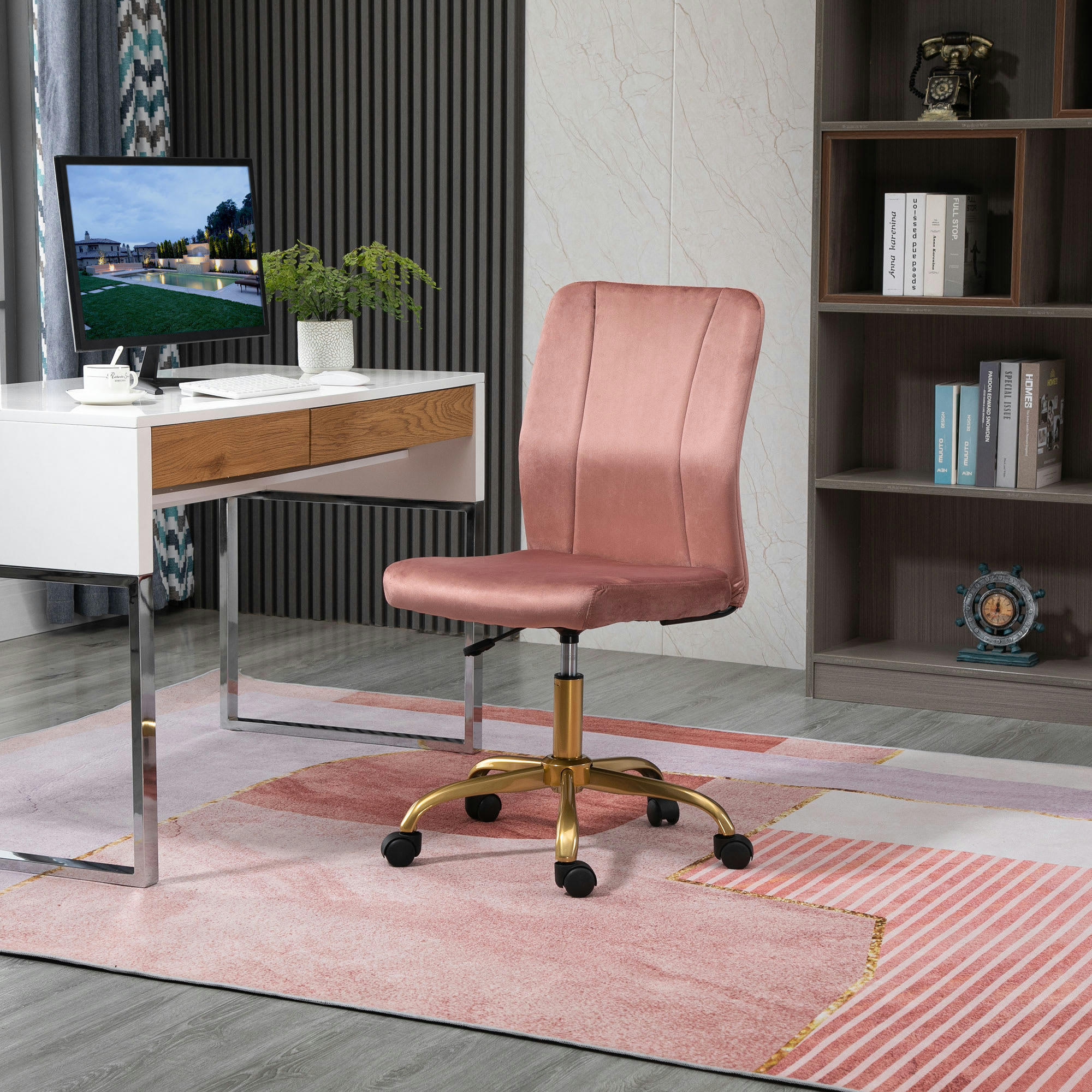 - Chaise de bureau style Art déco pied métal doré velours rose poudré