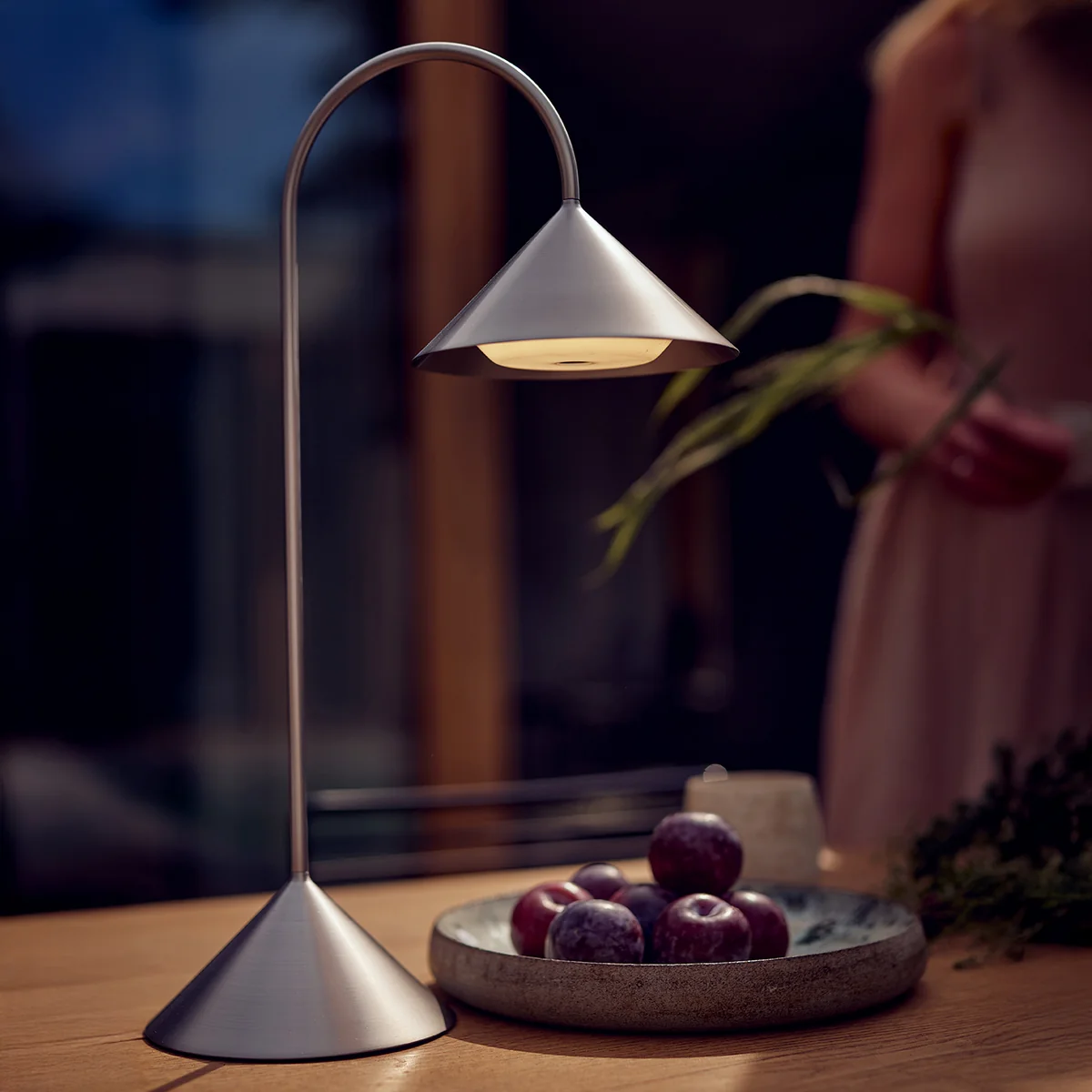 Frandsen - Grasp LED Akku-Stehleuchte