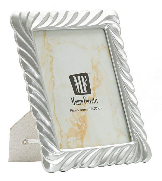 Cadre en résine argentée 21,3x1,5x26,3 cm (mesure intérieure 15x20 cm)