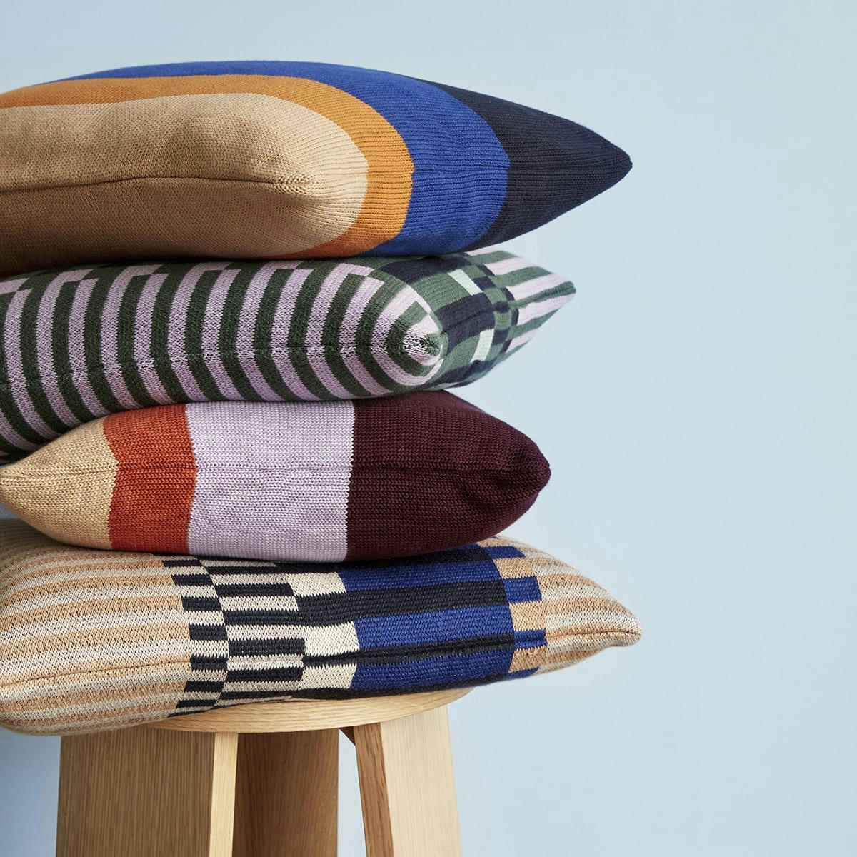 LINE - Coussin en coton bleu ambre et beige 60x40cm