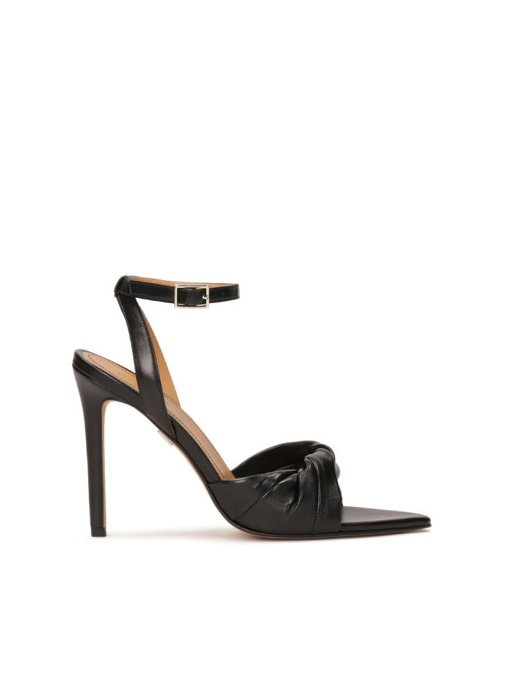 Leather sandals with extended noses