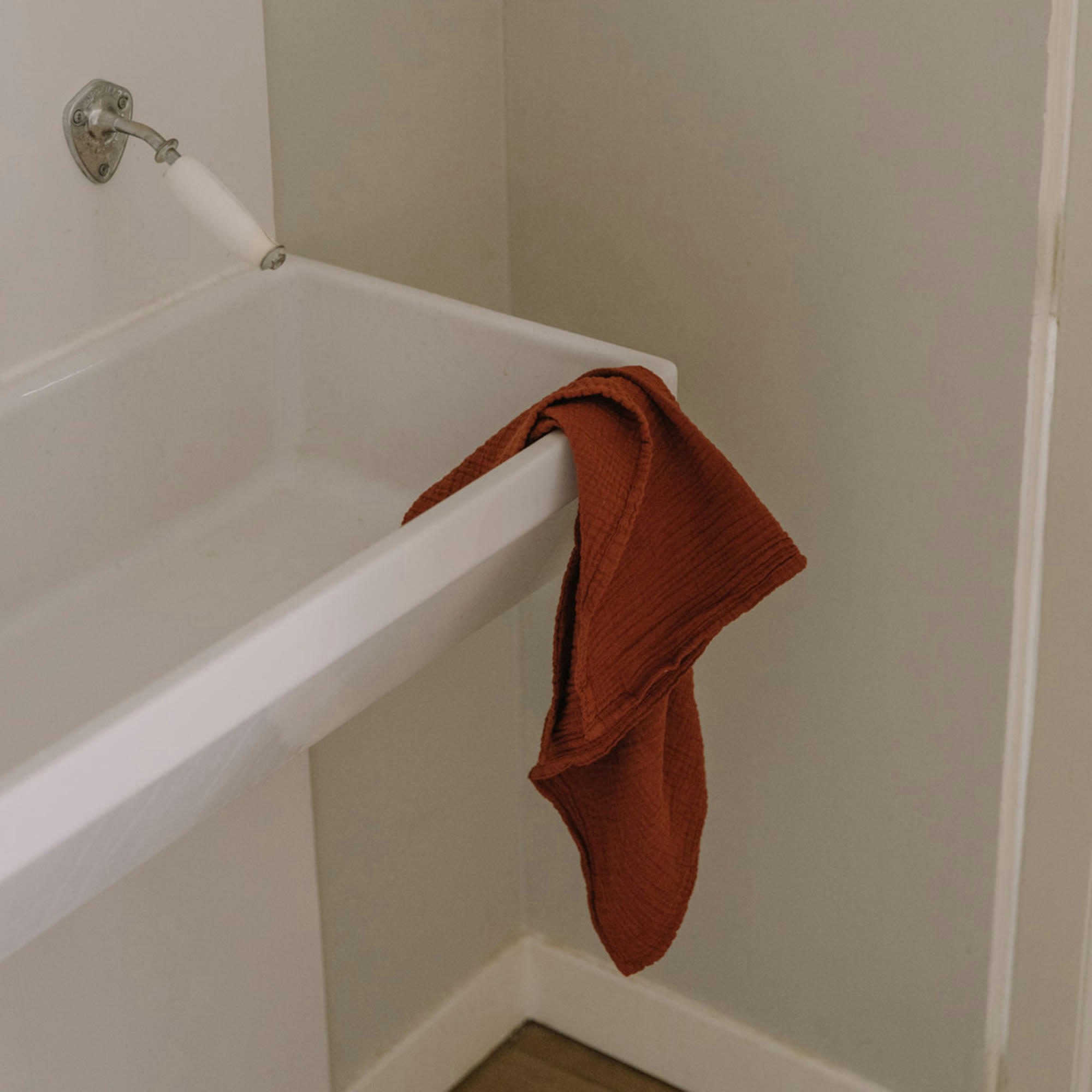 - Torchon en double gaze de coton rouille