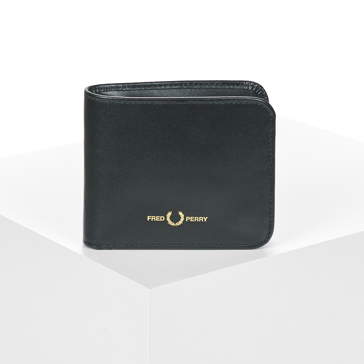 Fred Perry - SMOOTH LEATHER BILLFOLD WALLET - Black