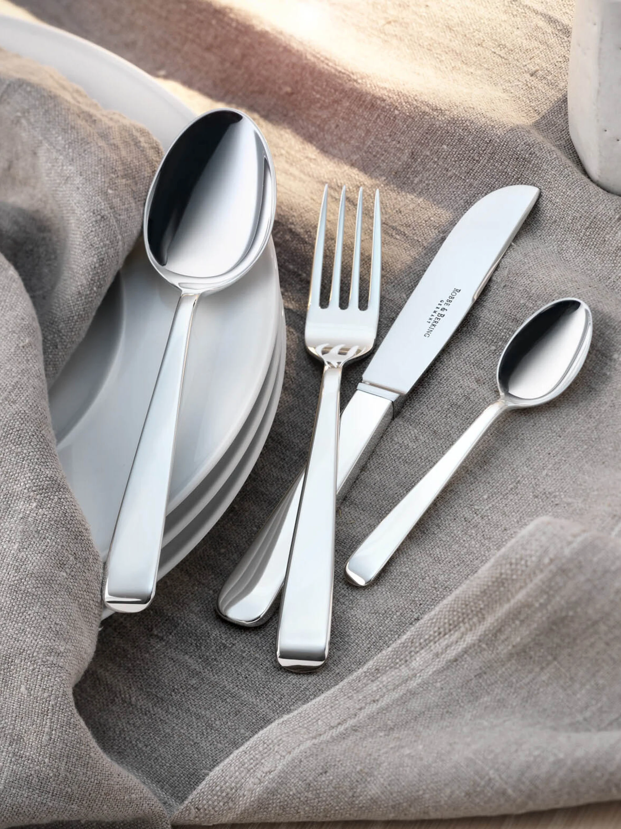 Handgefertigtes hochglanzpoliertes Besteck-Set Alta in Box, 6 Personen, 24er-Set