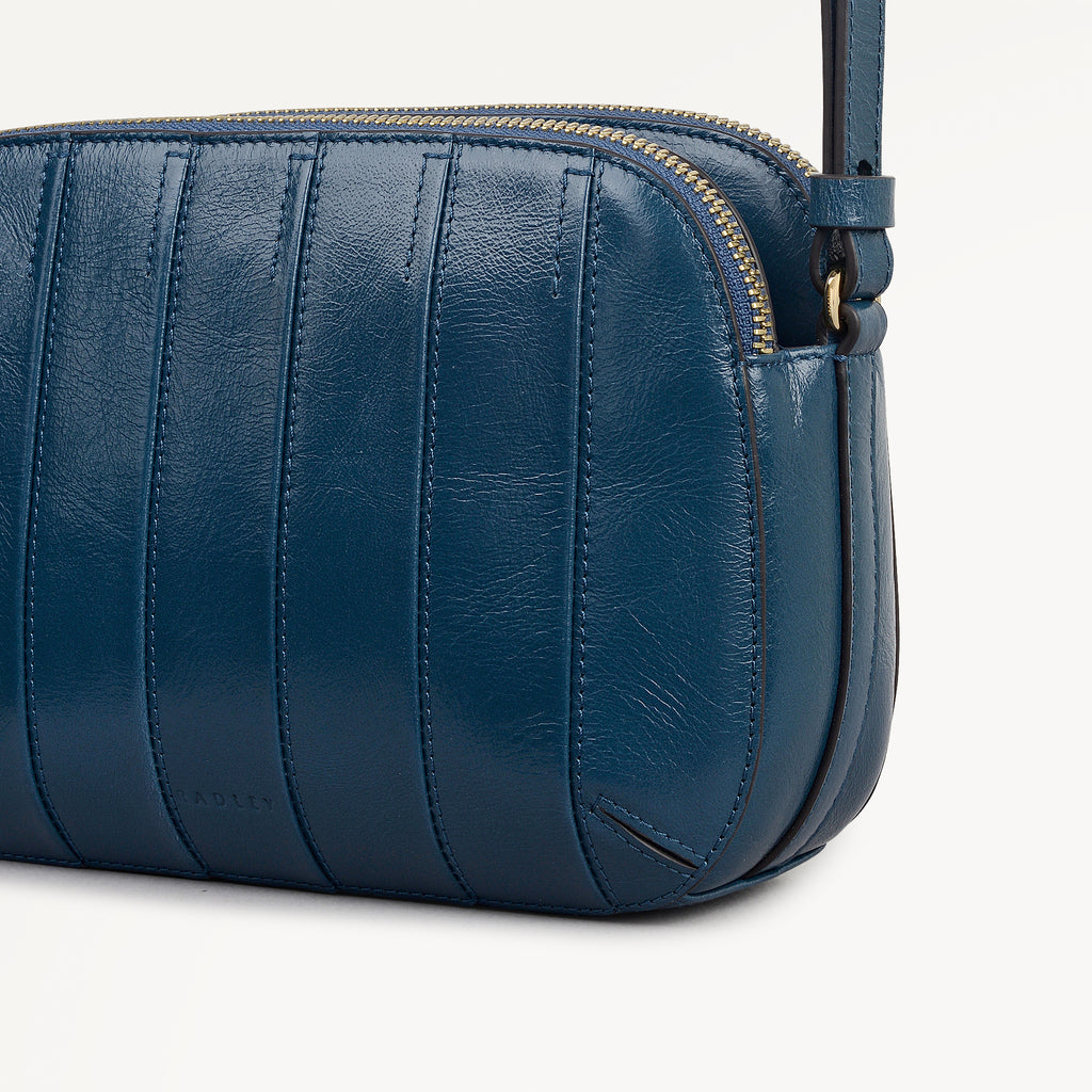 Dukes Place - Medium Ziptop Cross Body