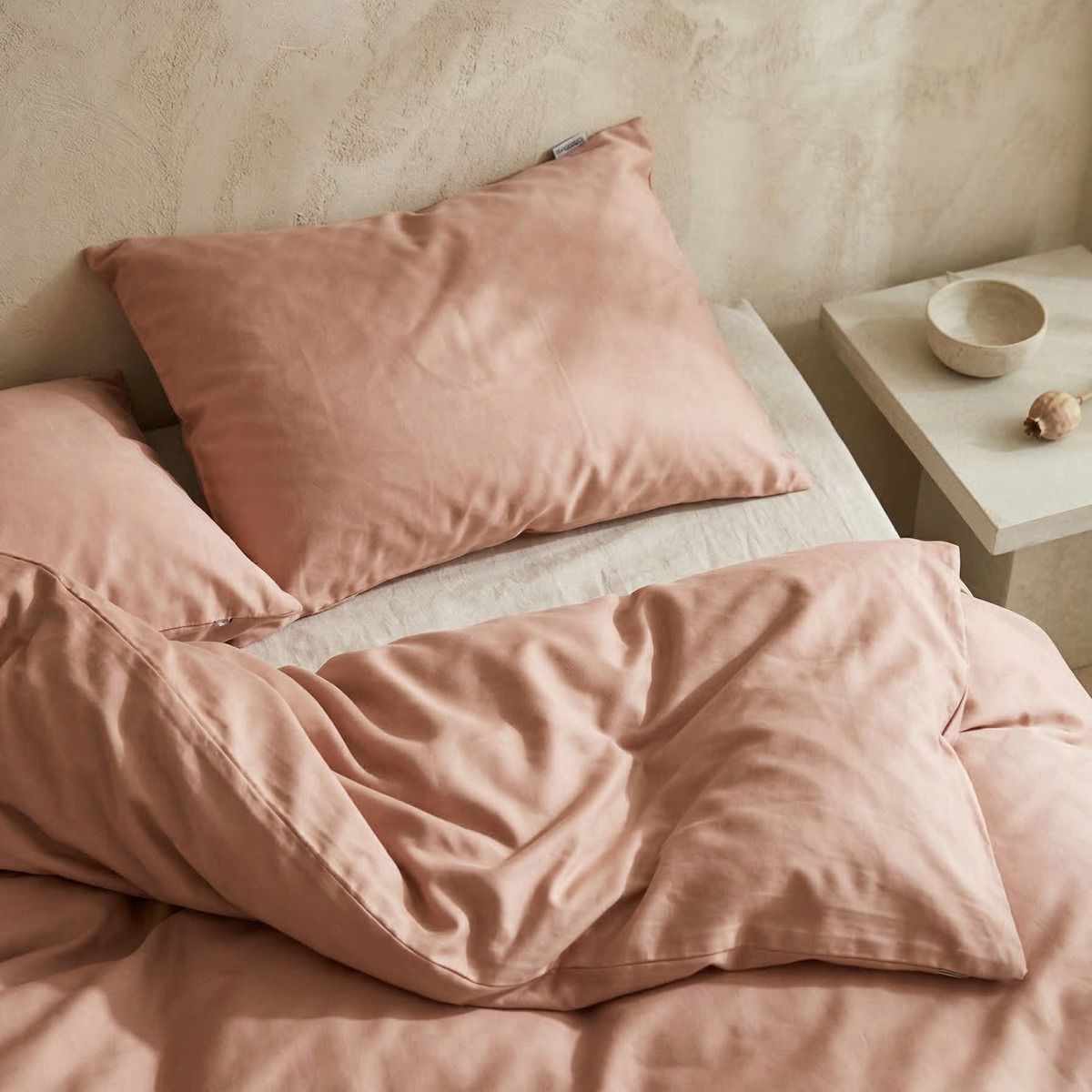 Pościel AVELIA satynowa z domieszką wiskozy ciemnobeżowa 140x200   1*70x80 cm