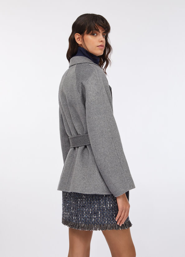 Cappotto in lana con cintura