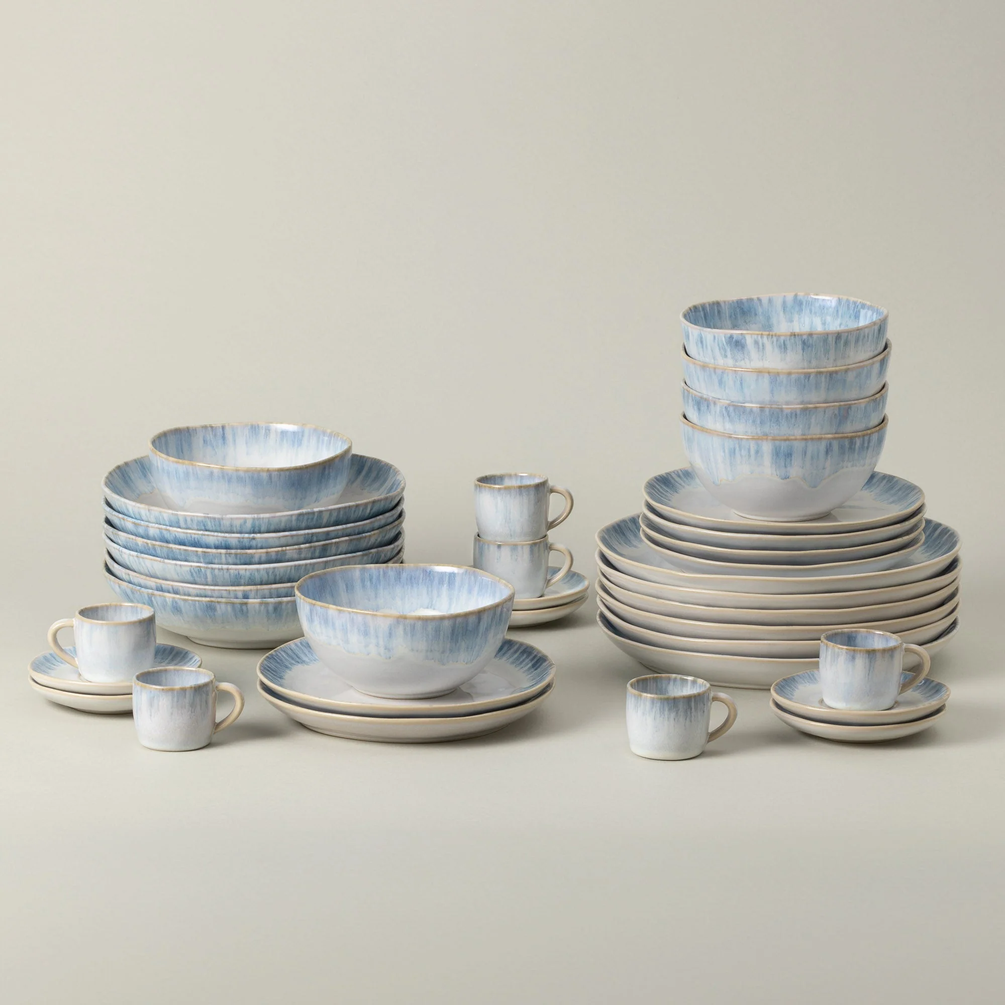 30-Piece Dinnerware Set with Coffee Cup and Saucer Brisa