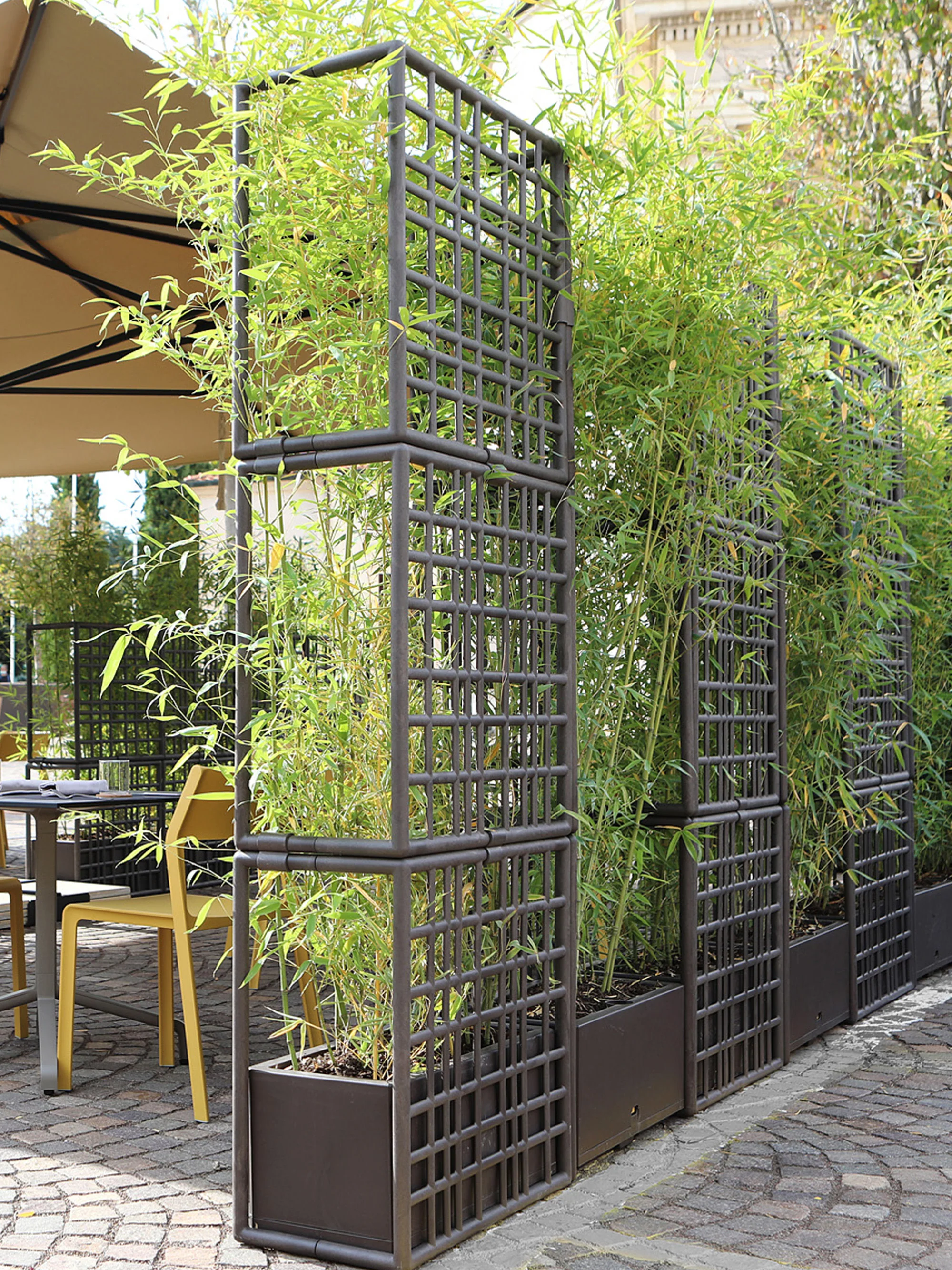 Modulares Outdoor-Paravent-System Sipario 3 mit integriertem Blumentopf