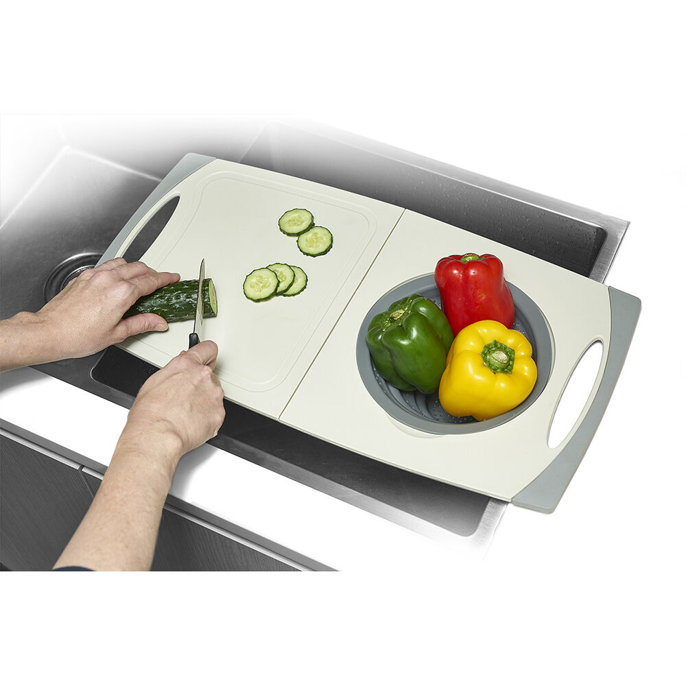 Planche à découper avec passoire rétractable silicone 56x29,5cm