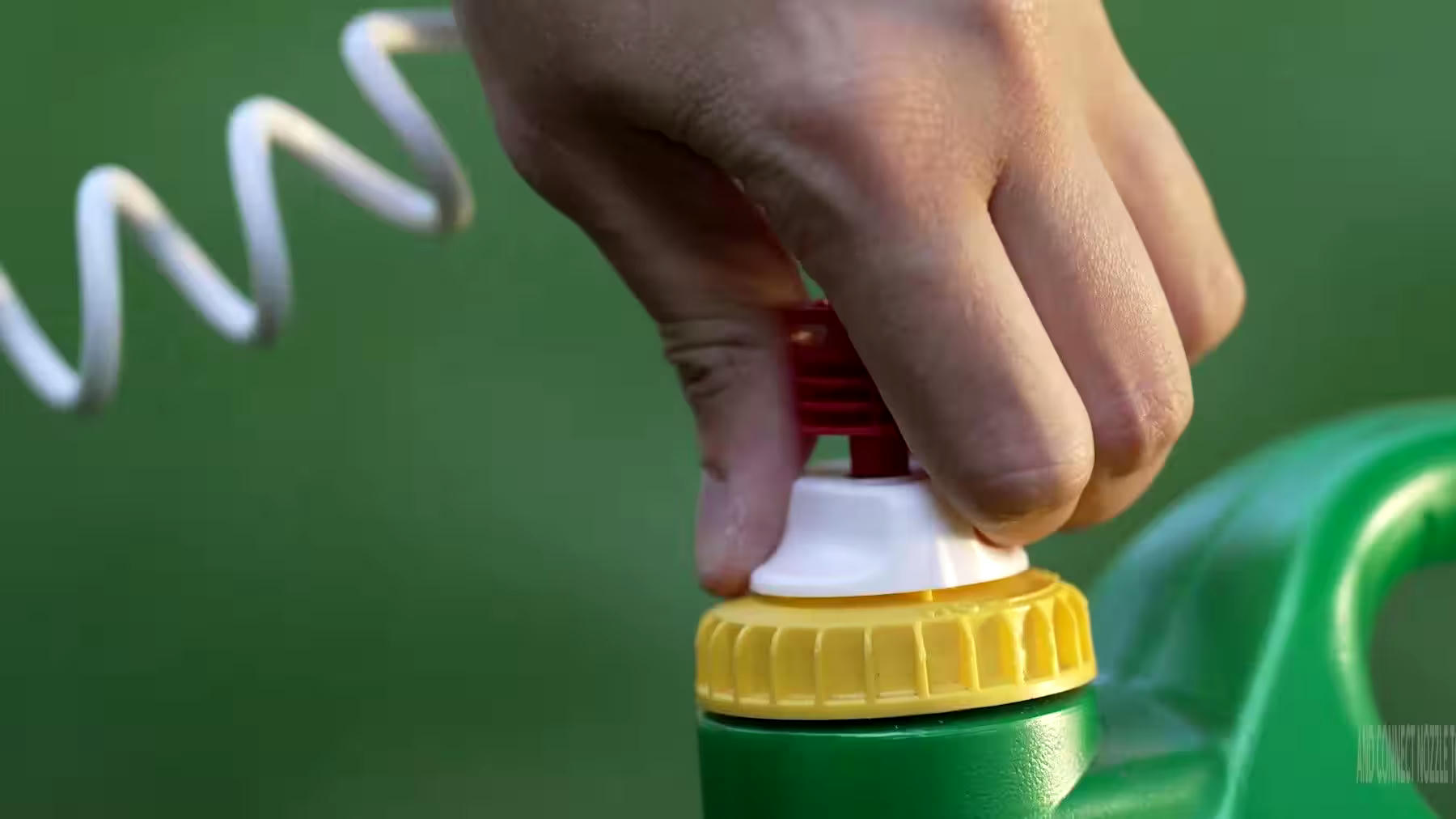Scotts Weed B Gon MAX Ready-To-Use Weed Control for Lawns Refill, 4-L