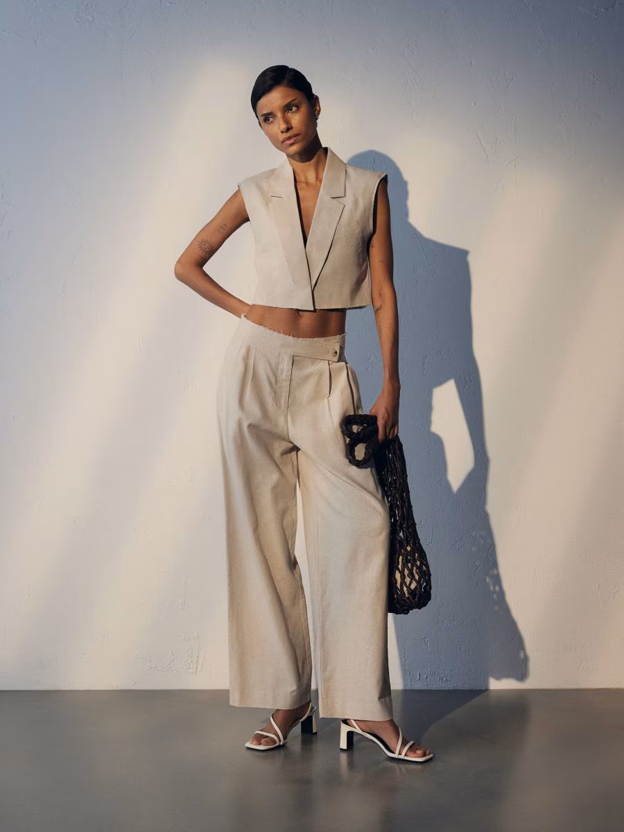 Cropped Linen Rich Vest