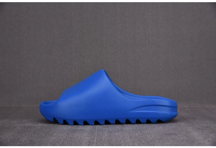 Kanye West x Yeezys Slide