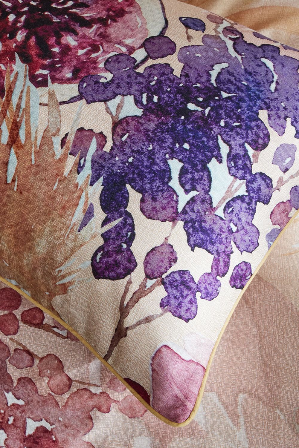 Paoletti Saffa 200 Thread Count Floral Piped Pillowcases