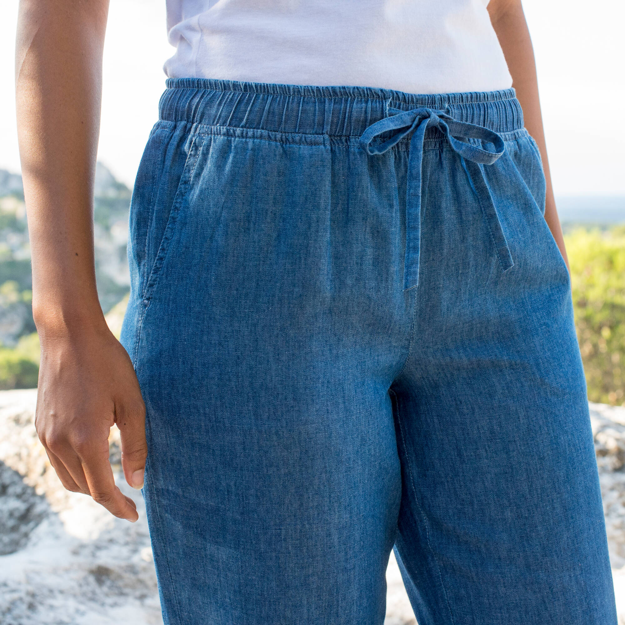 Jean léger coupe mom, taille élastiquée
