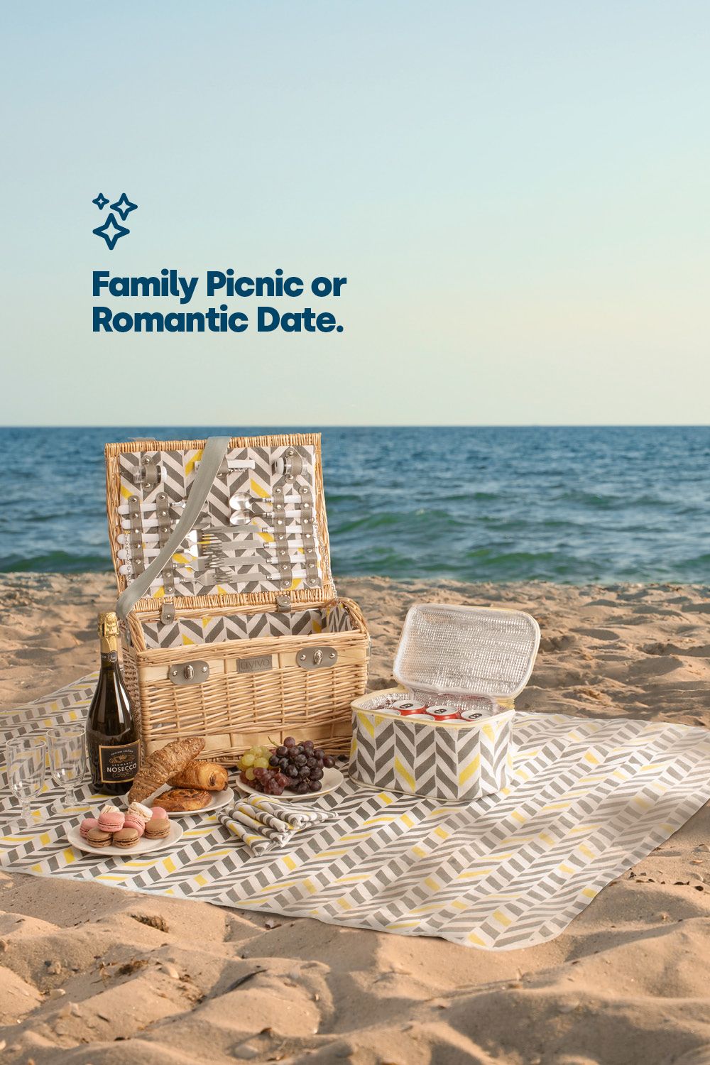 LIVIVO Picnic Wicker Basket for 4 - including Large Insulated Cool Bag & Cutlery Set
