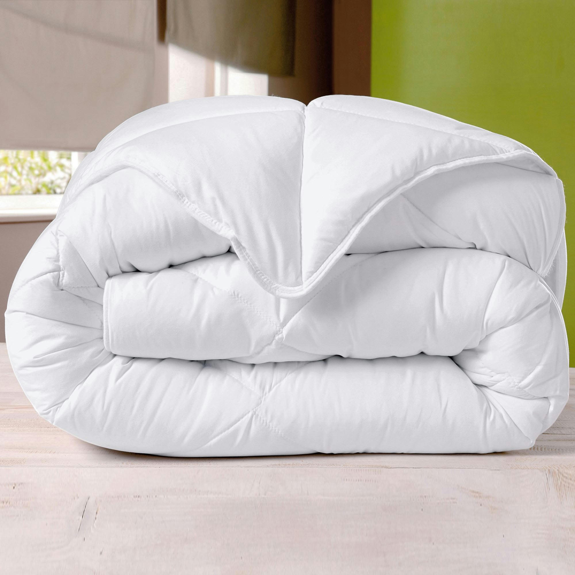 HYGIAFILL - Couette légère 260x240 blanc en polyester