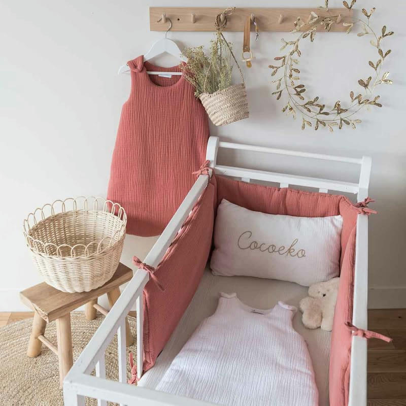 - Gigoteuse en gaze de coton blanc (0-6 mois)