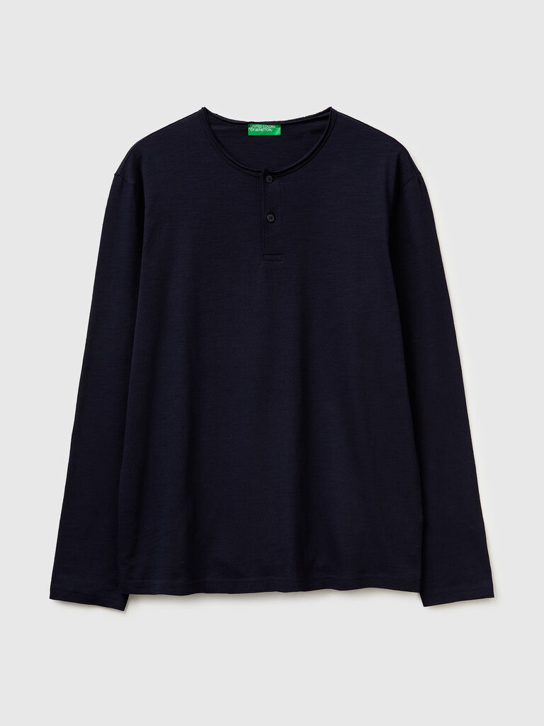 T-shirt with henley neck