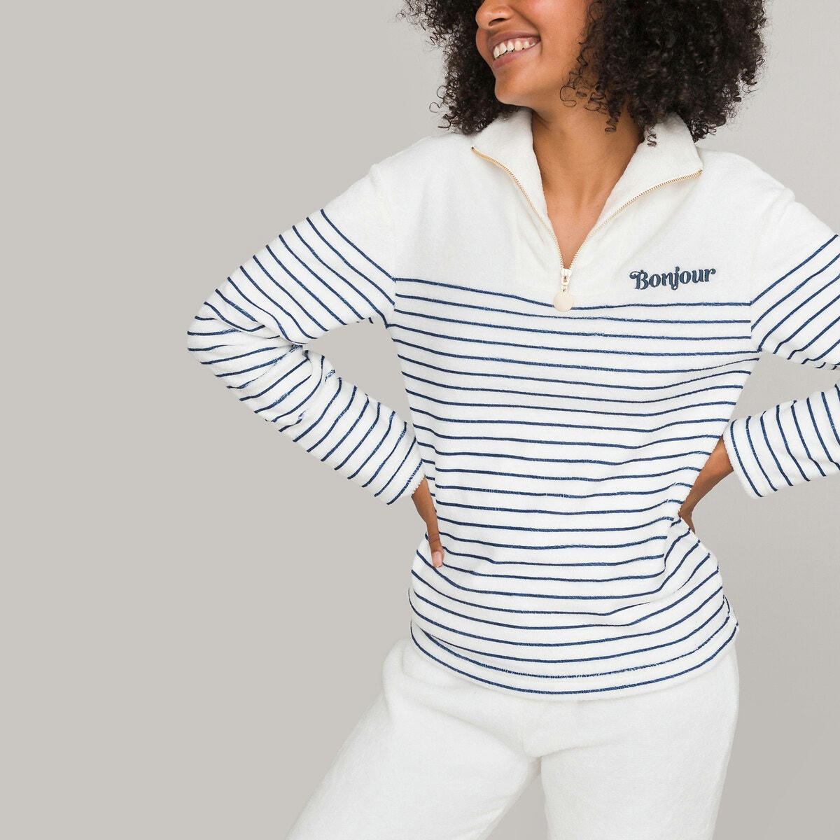Pyjama en maille polaire, avec haut rayé