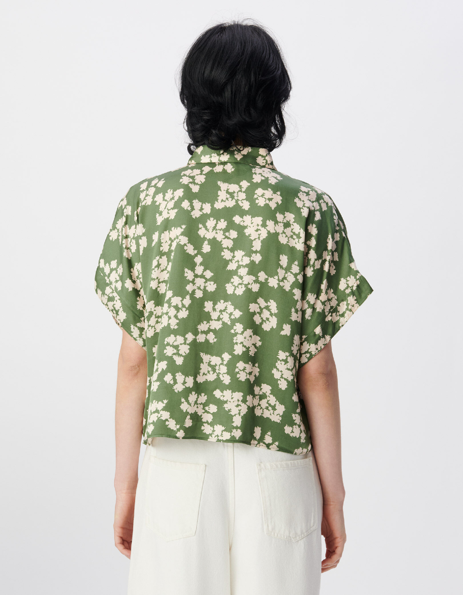 Chemise manches courtes vert satiné imprimé feuilles Femme