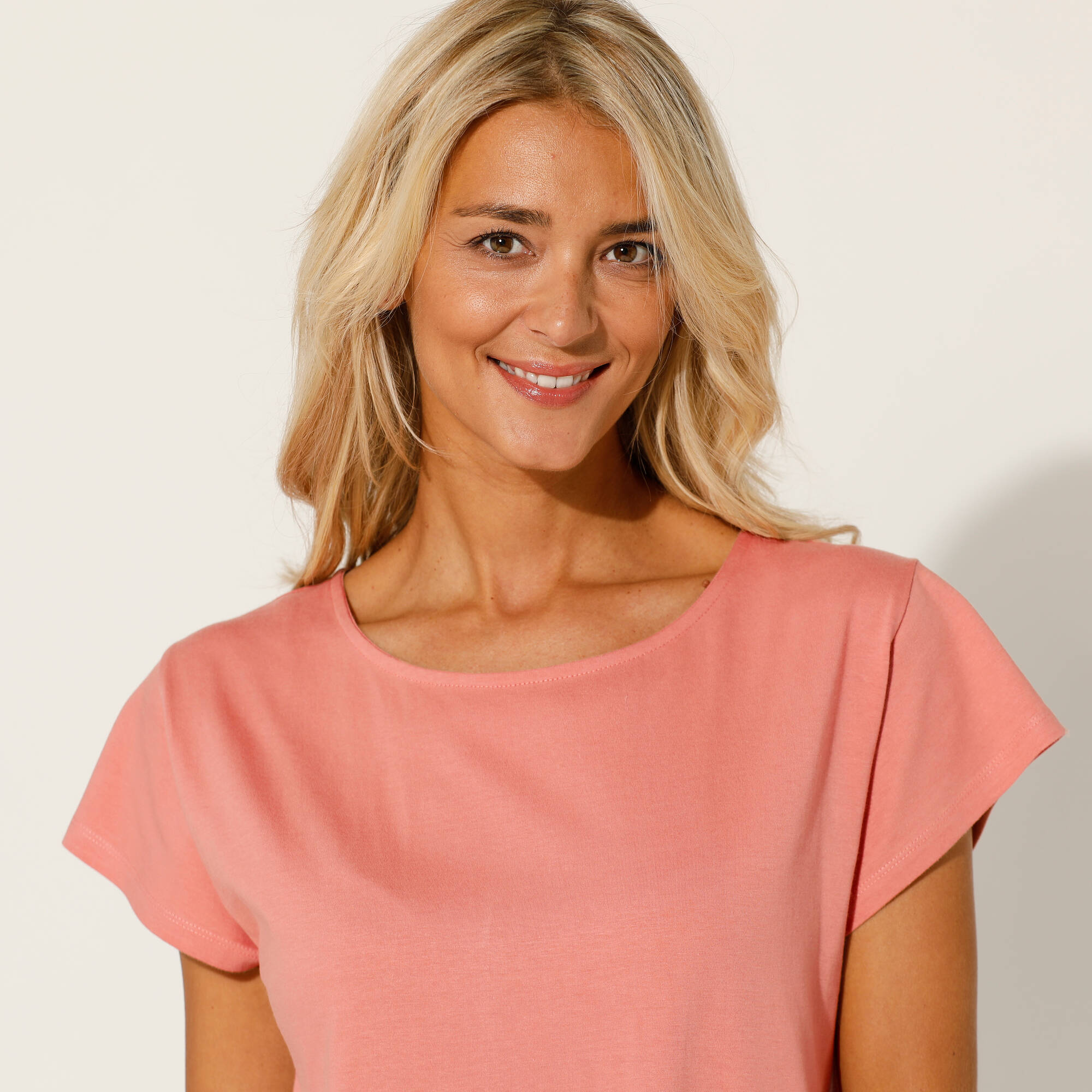 T-shirt col rond, manches courtes
