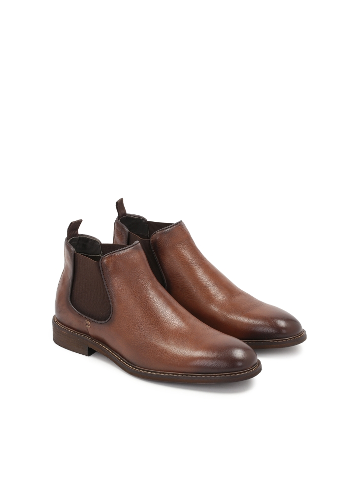 Men’s elegant light brown leather Chelsea boots
