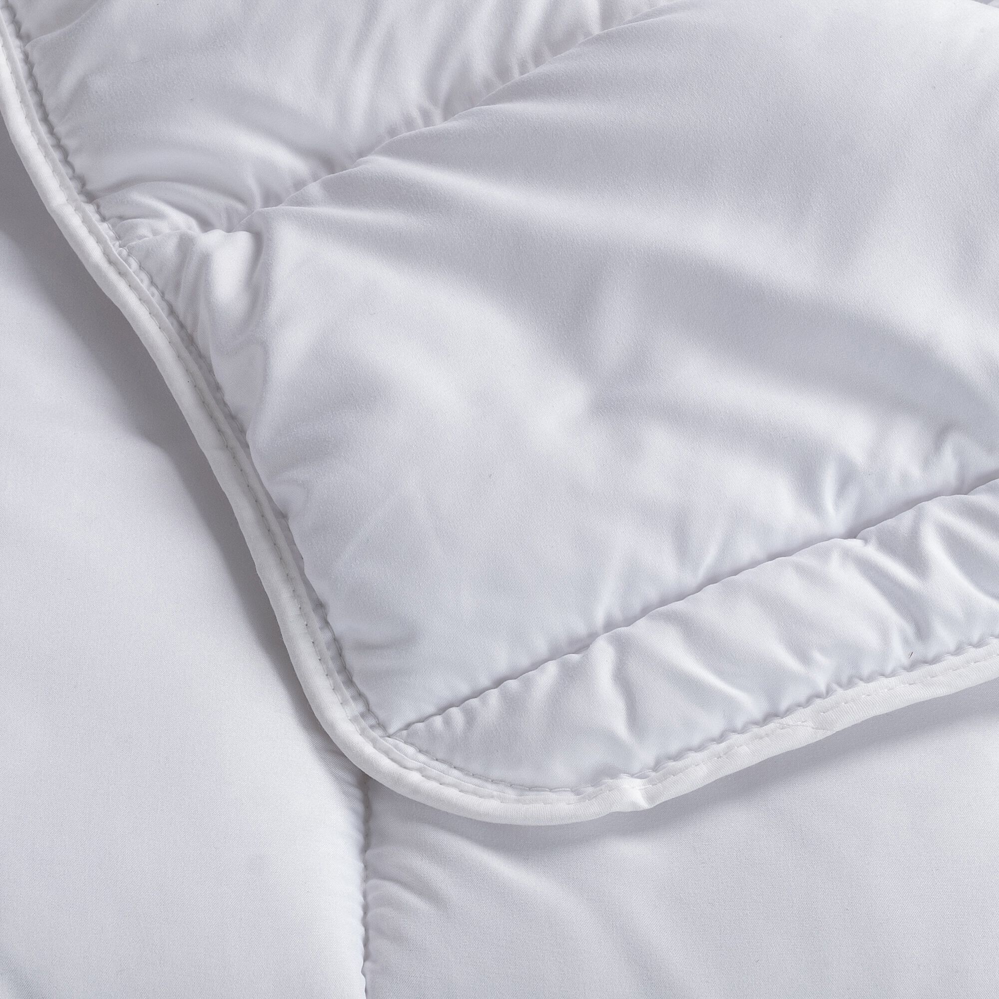 PAOLINA - Couette légère fibres recyclées - 200x200cm