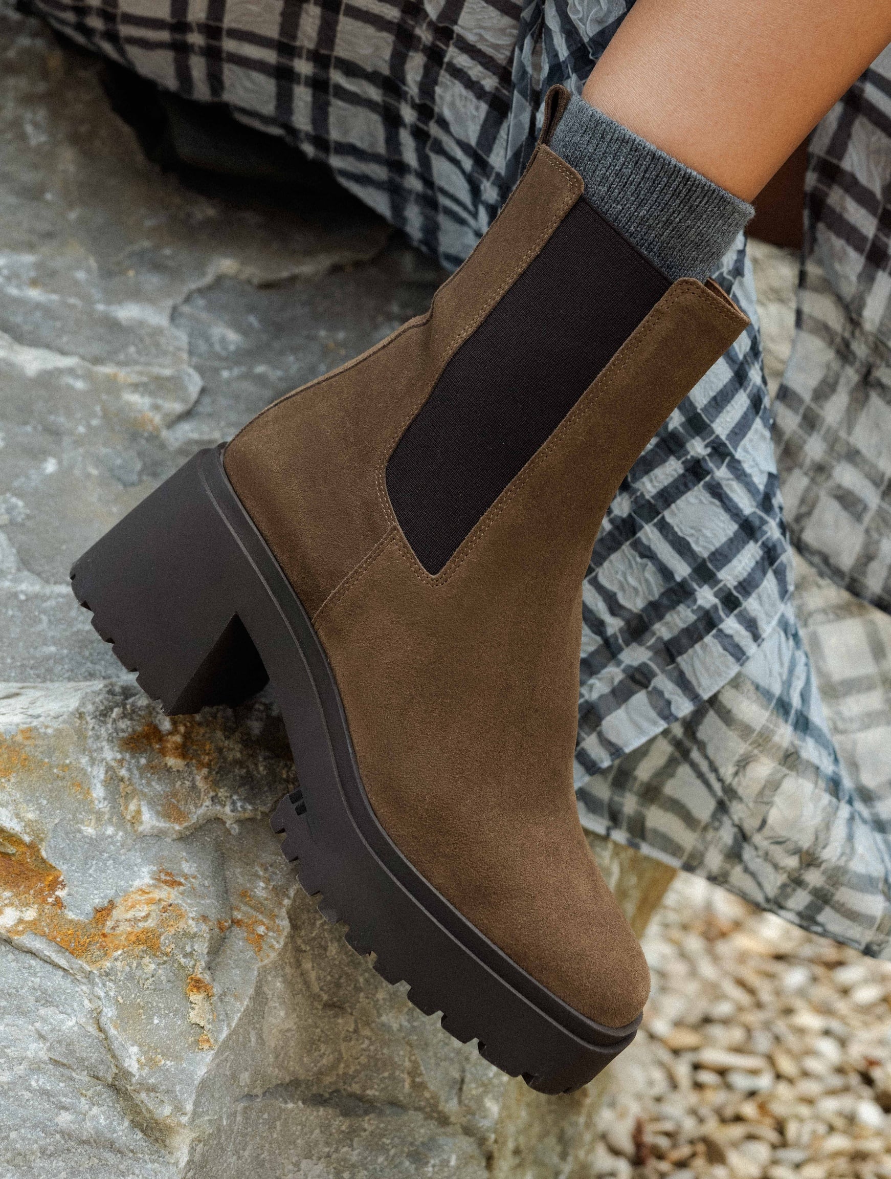 Amara Brun Kaki