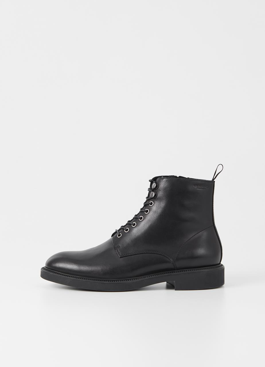 Alex M Boots