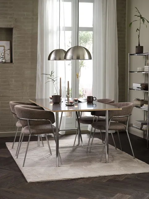 HORNUM L180 bord brun/krom + 4 RAMSING stole beige/krom