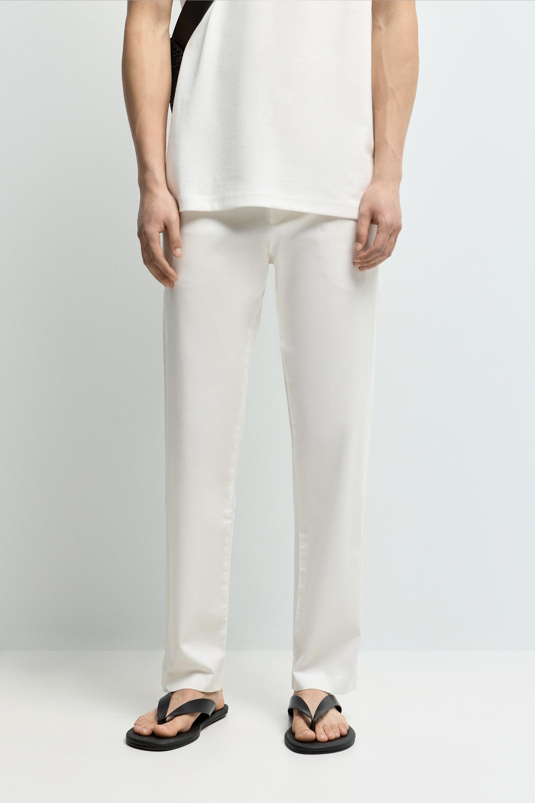 Pantalón slim chino