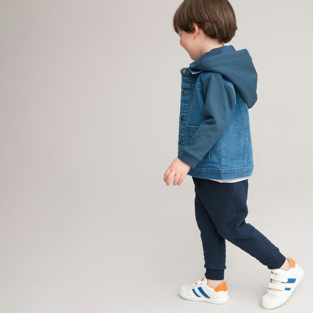 Veste en jean et molleton à capuche