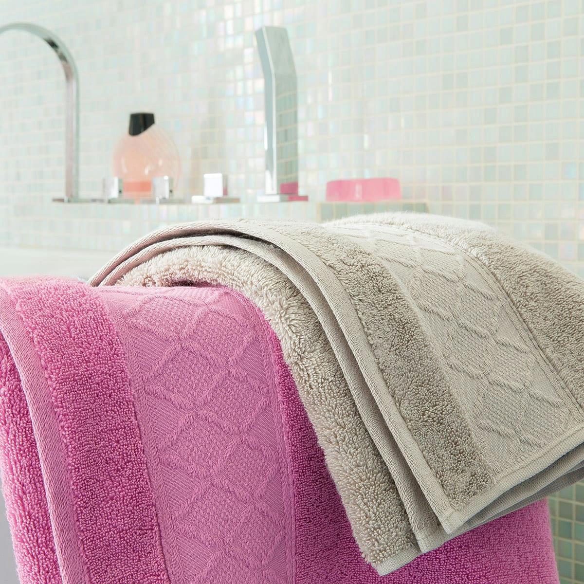 CARESSE - Serviette de bain en coton galet 70 x 140