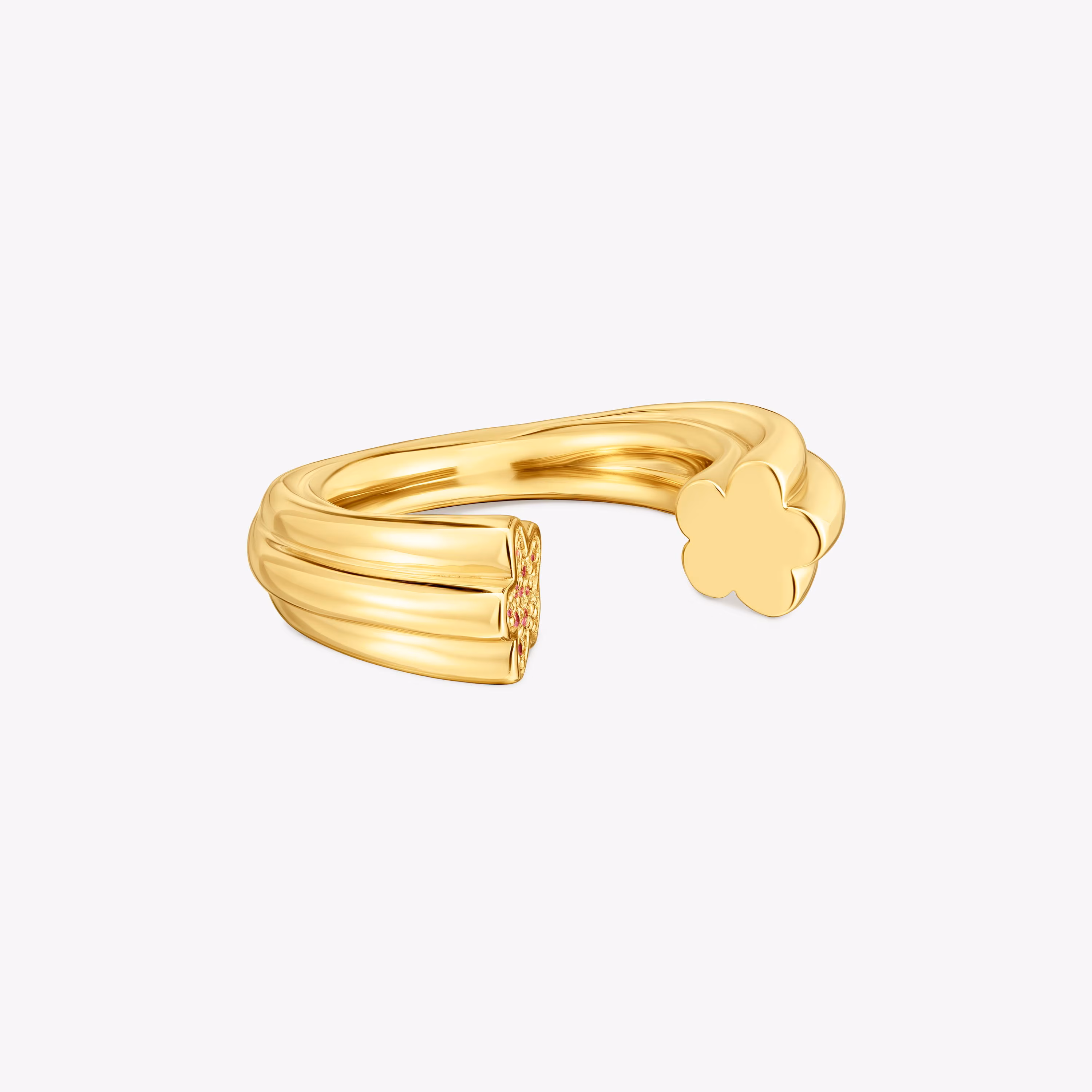 Anillo abierto con baño de oro 18 kt sobre plata y motivo flor con rodolitas TOUS 1950