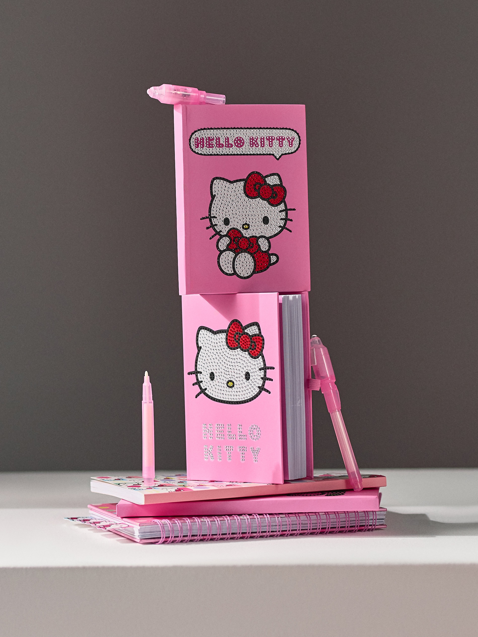 Zestaw: notes i długopis z lampką LED Hello Kitty