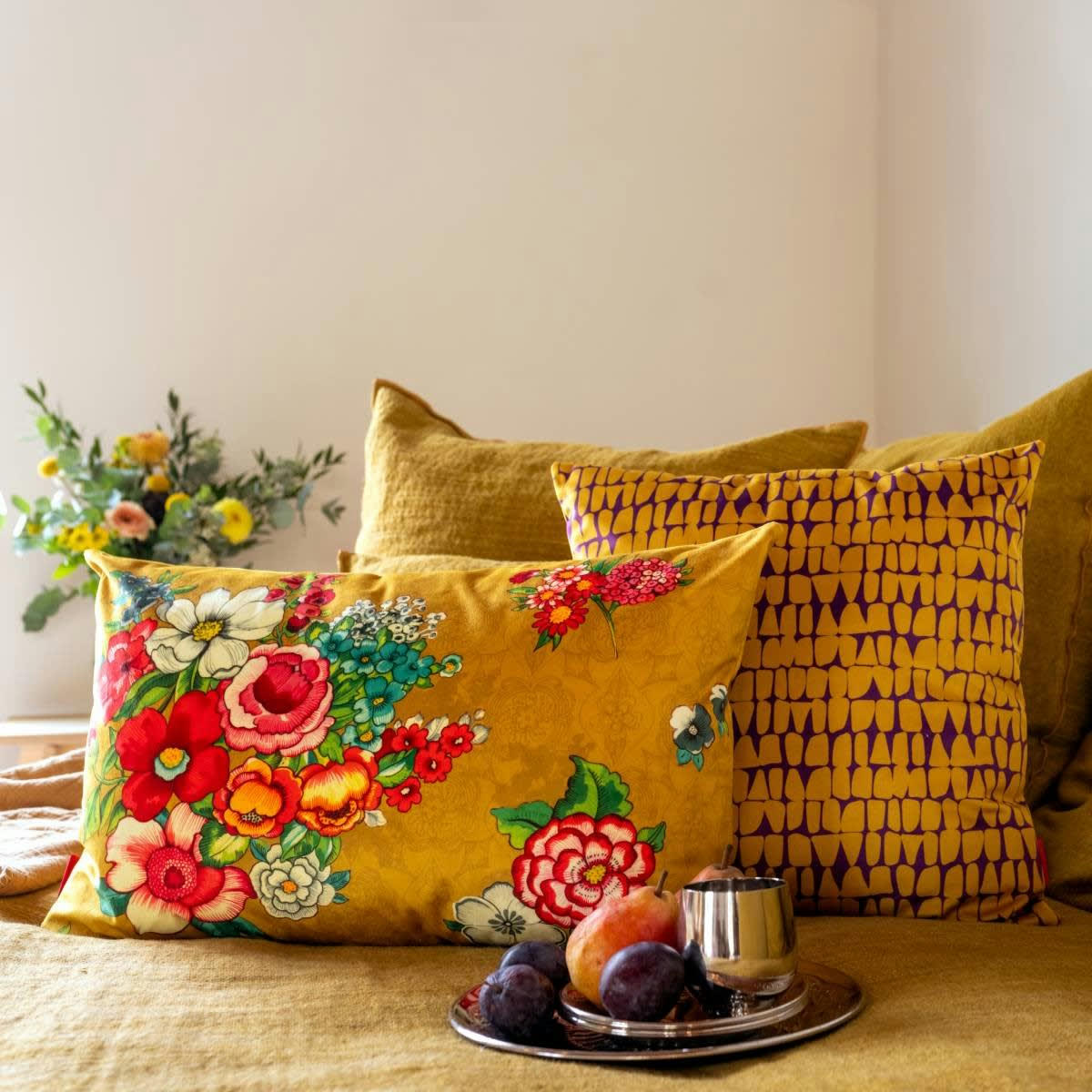 - Housse de coussin velours imprimé fleuri safran 40x60 cm