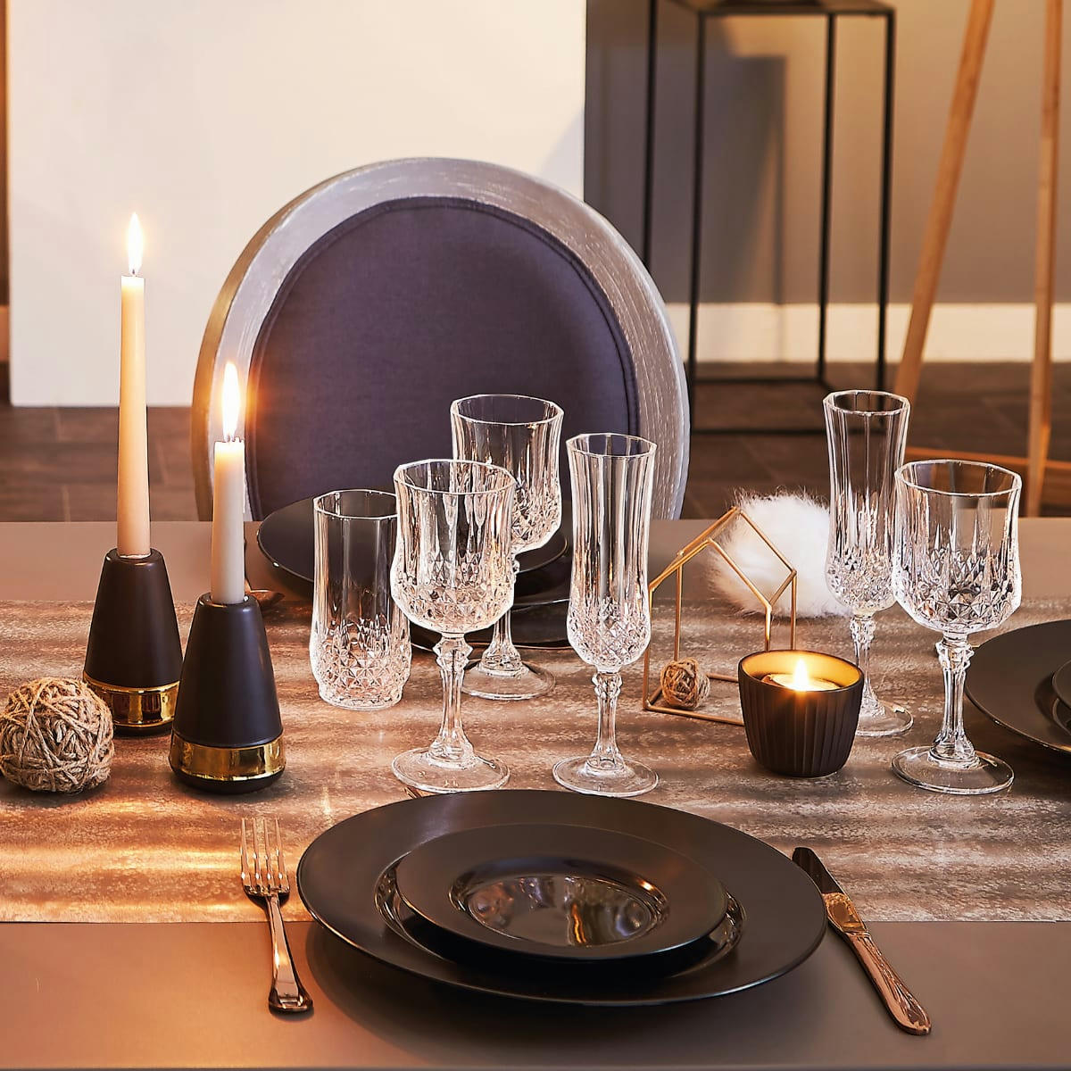 LONGCHAMP - Ensemble 18 verres à pied et flûtes