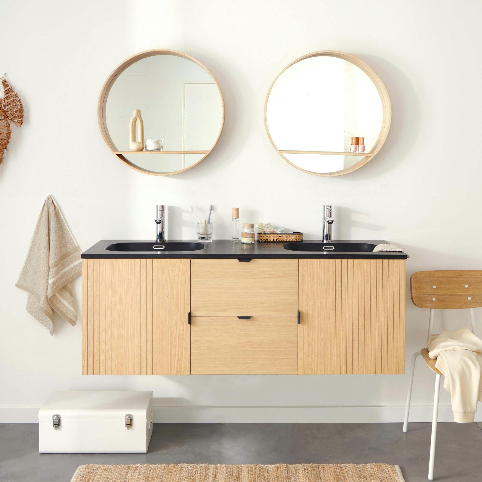 STUDIO - Meuble double vasque 140cm chêne STUDIO suspendu + miroir rond