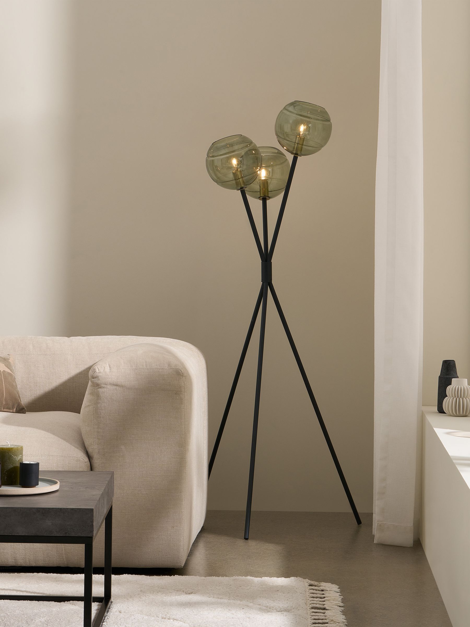 Mika Floor Lamp in Black/Green