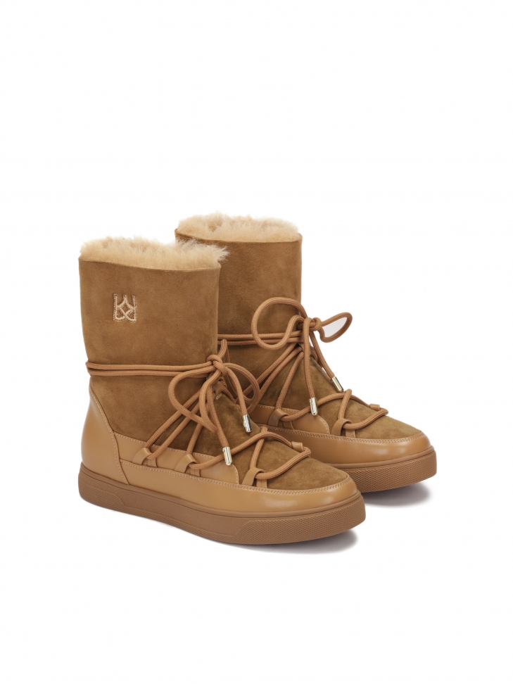 Brown sheep's wool snow boots