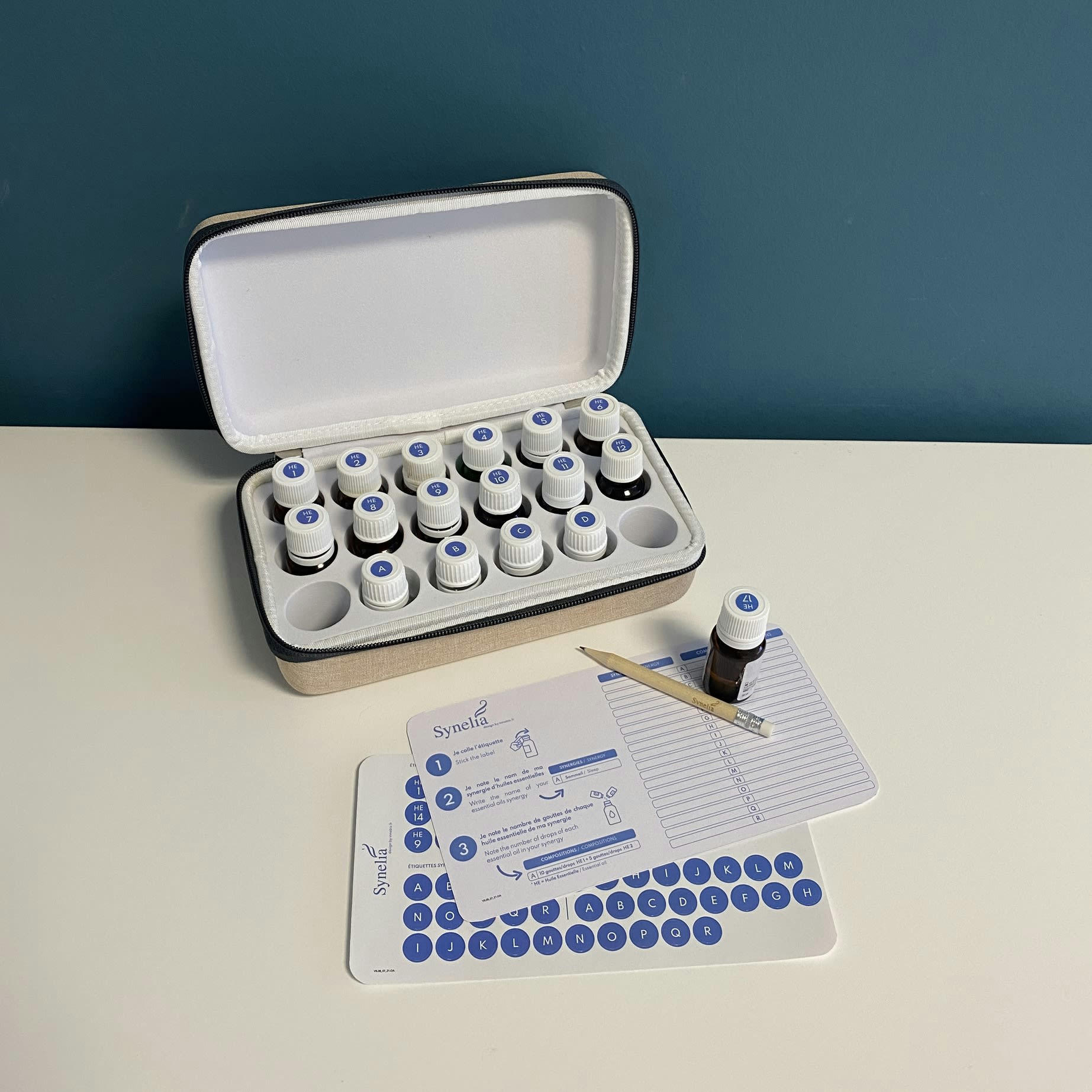 SYNELIA - Trousse beige pour 18 huiles essentielles