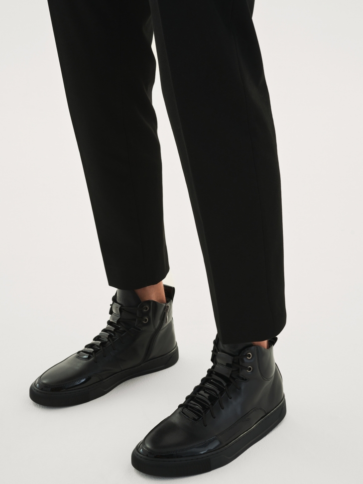 Men’s black sneakers